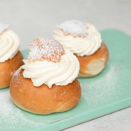 Vastlakukkel vahukoore ja moosiga 2 tk (160 g)